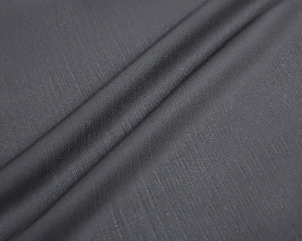 Soft lightweight interlining: eleganteng suporta para sa mga kamiseta at marami pa